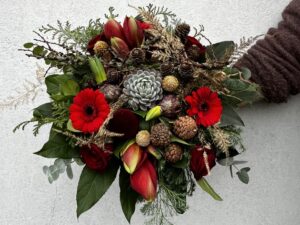 Floristens fantesti - Lav tæt rød julebuket